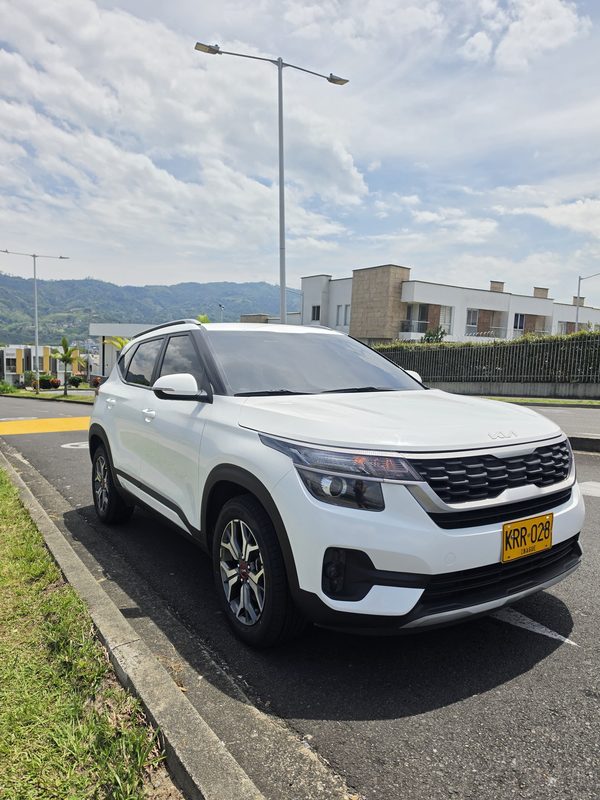 Alquiler de Kia Seltos SUV en el Eje Cafetero