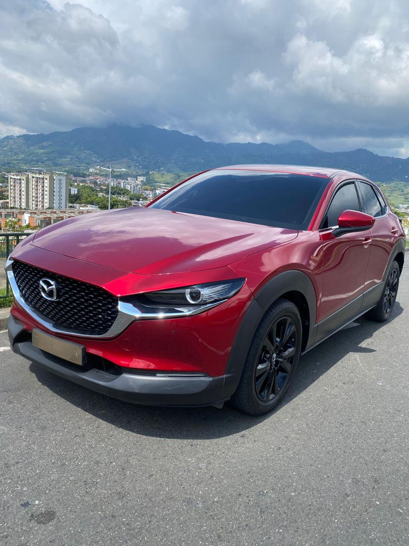 Alquiler de Mazda CX30 en el Eje Cafetero